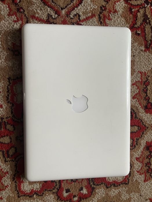 Продам Macbook (макбук)