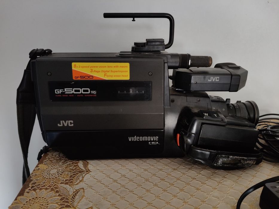 Відеокамера.  JVC
