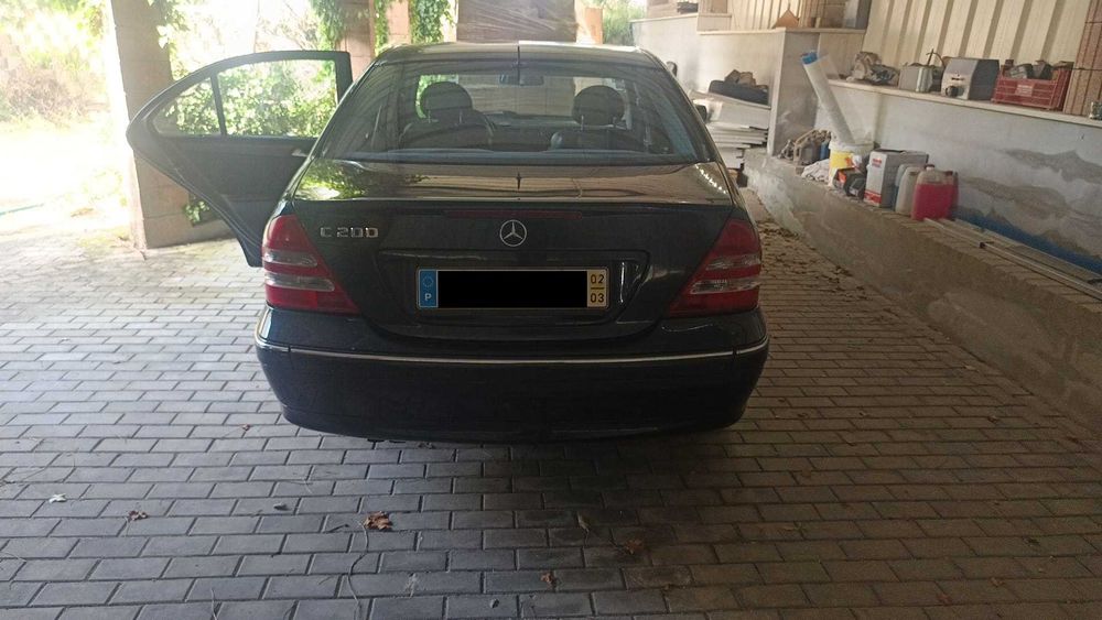 Mercedes W203 2002 Gasolina/GPL em boa condição geral