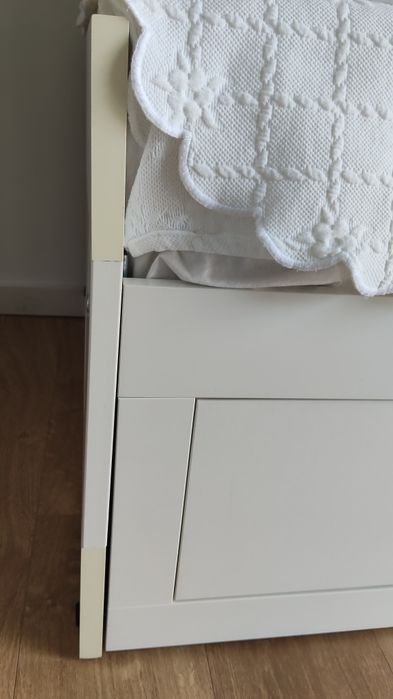 Cama Ikea Brimnes c/ 2 colchões