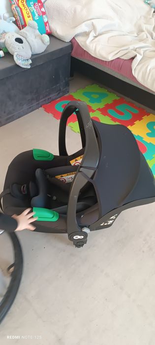 Продам нове автокрісло