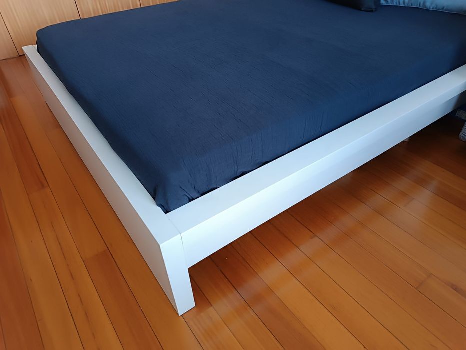 Estrutura de Cama de Casal IKEA MALM (140x190) + estrado - Já desmontada.