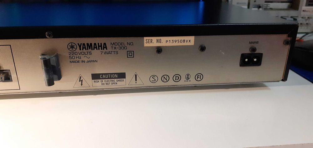 Rádio Yamaha TX-300