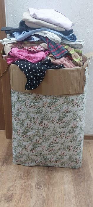 Dużo ubrań używanych męskich i damskich