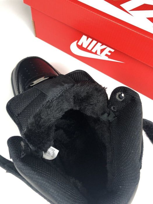 Зимові з хутром Nike Air Force чорні кросівки найк форси Зима
