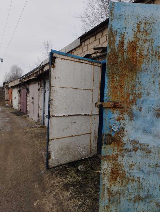 Продам капитальный охраняемый гараж в центре города