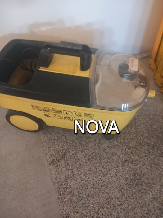 Máquina de injecção extracção Puzzi 100 Karcher