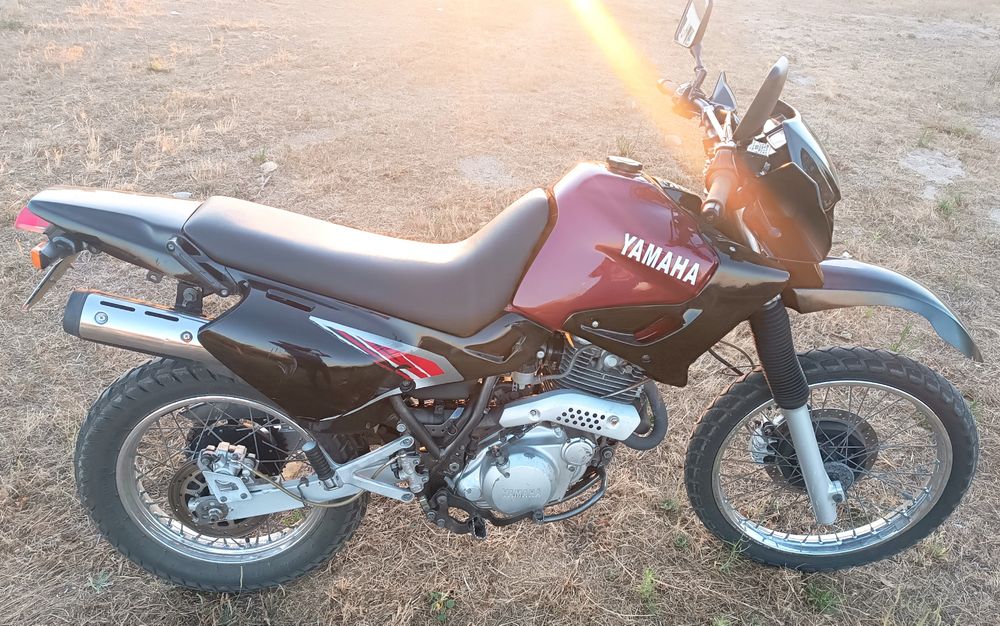YAMAHA XT 600 E Impecável. Estimada.