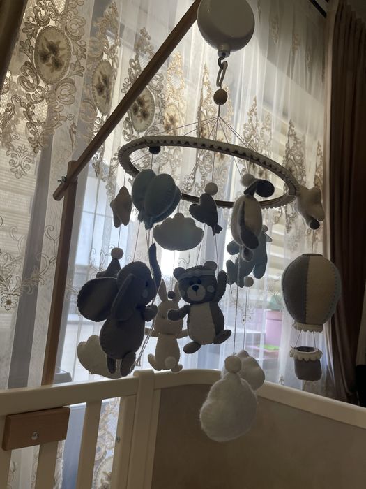 Мобіль для дитячого ліжечка