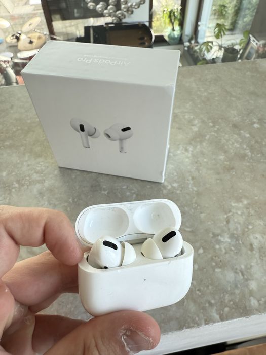 Apple Airpods pro -  1 gen.