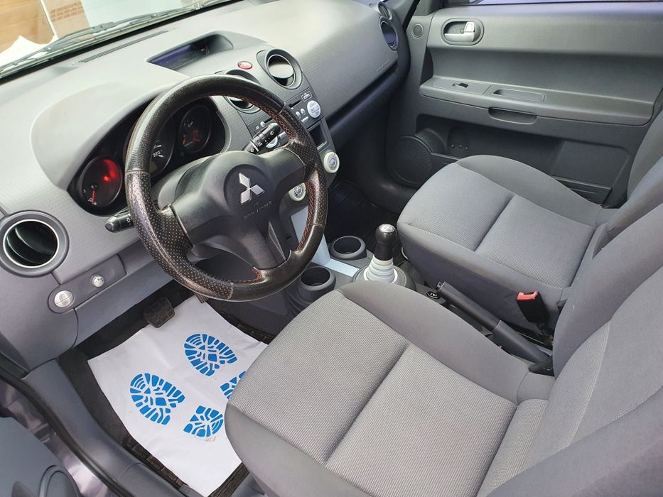 Оренда авто Mitsubishi colt