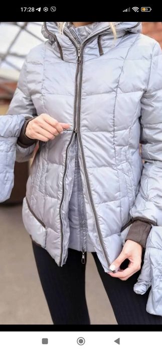 Зимова тепла нова курточка