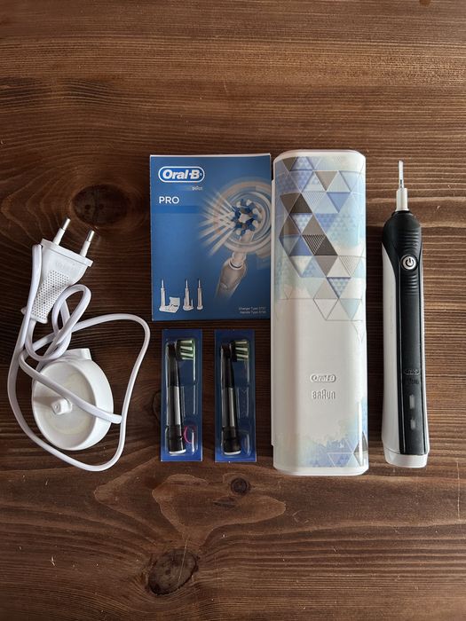 Szczoteczka Oral-B Pro 1 750