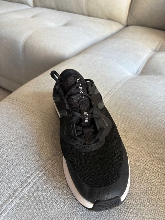 Nike Mc Trainer - Tamanho 38.5