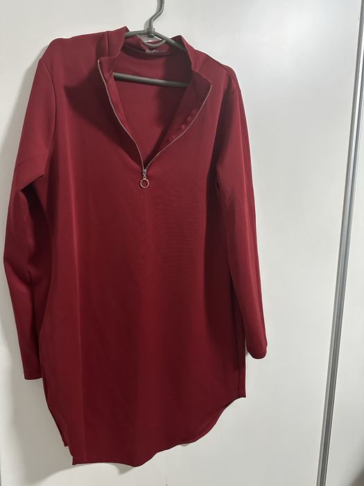 Бордова спортивна сукня