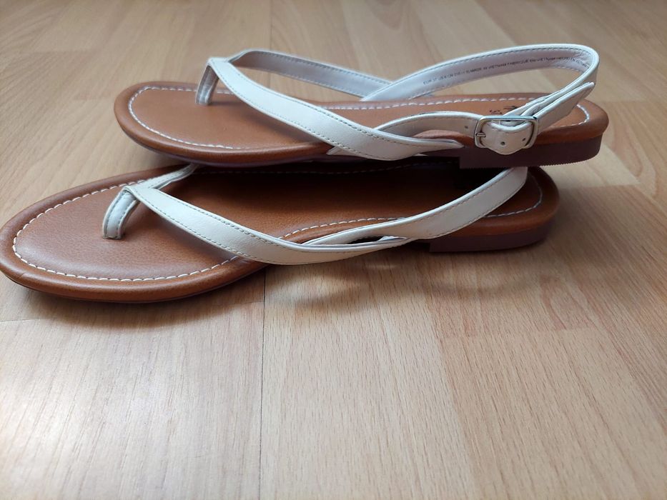 Sandálias rasas de mulher