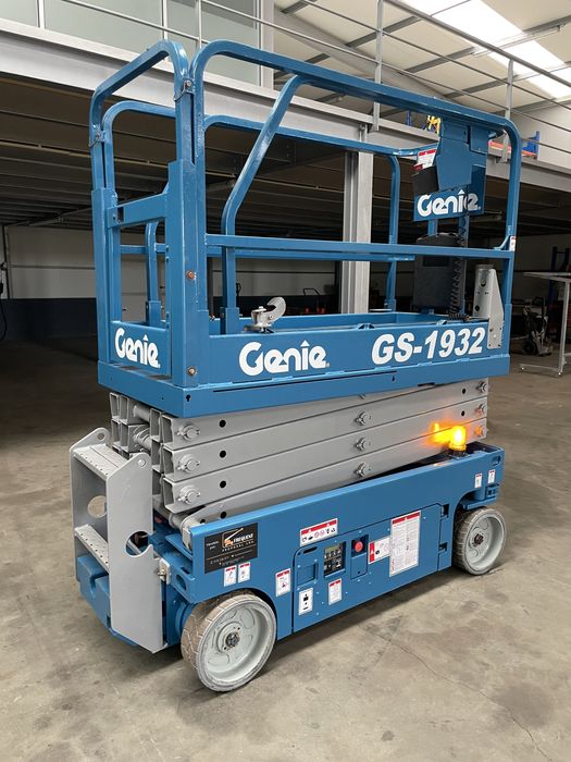 Plataforma elevatória tesoura elétrica