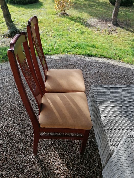 Krzesła pełne drewno