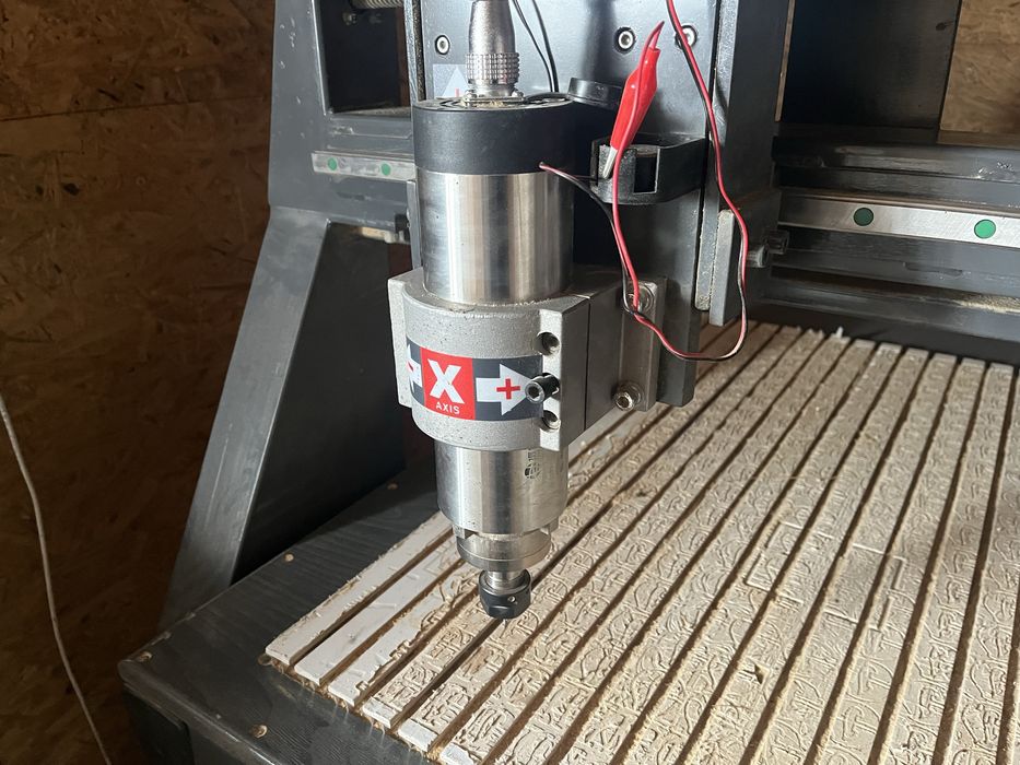 фрезерний верстат з ЧПК (чпу)