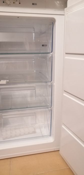 Zamrażarka Djupfrysa 98 l, podblatowa Ikea 300