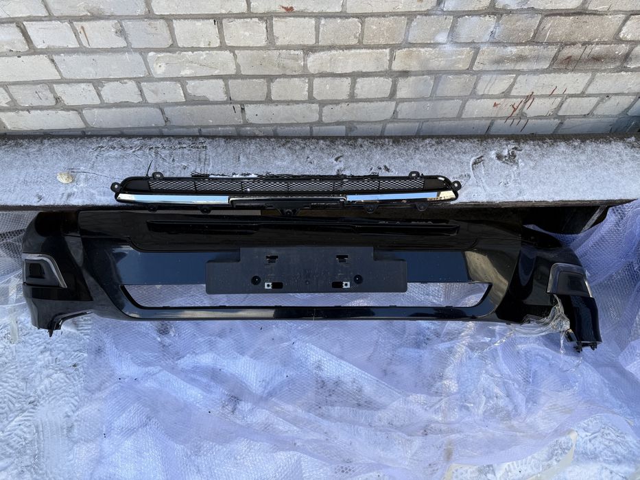 Бампер Toyota Land Cruiser 300