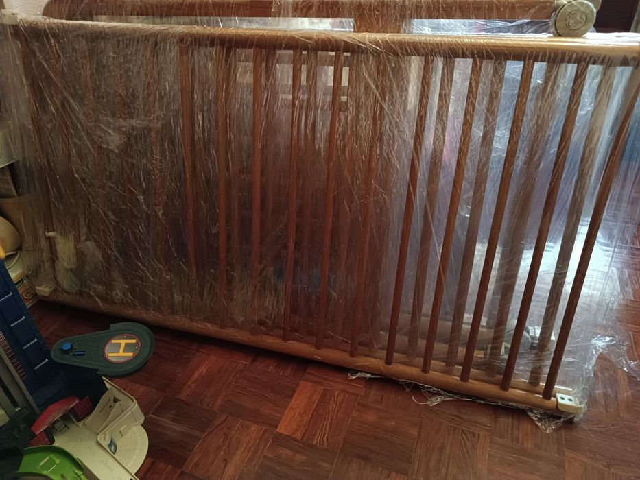 Colchão e cama de bebé
