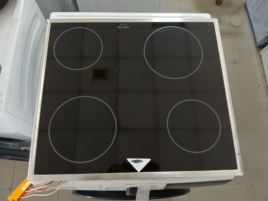 Новый духовой шкаф с варочной поверхностью  Aeg из Германии