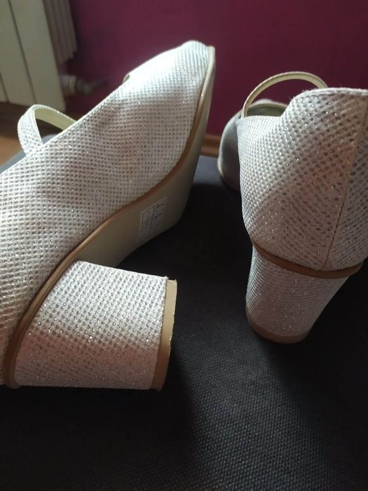 Buty ślubne na miarę. Casani