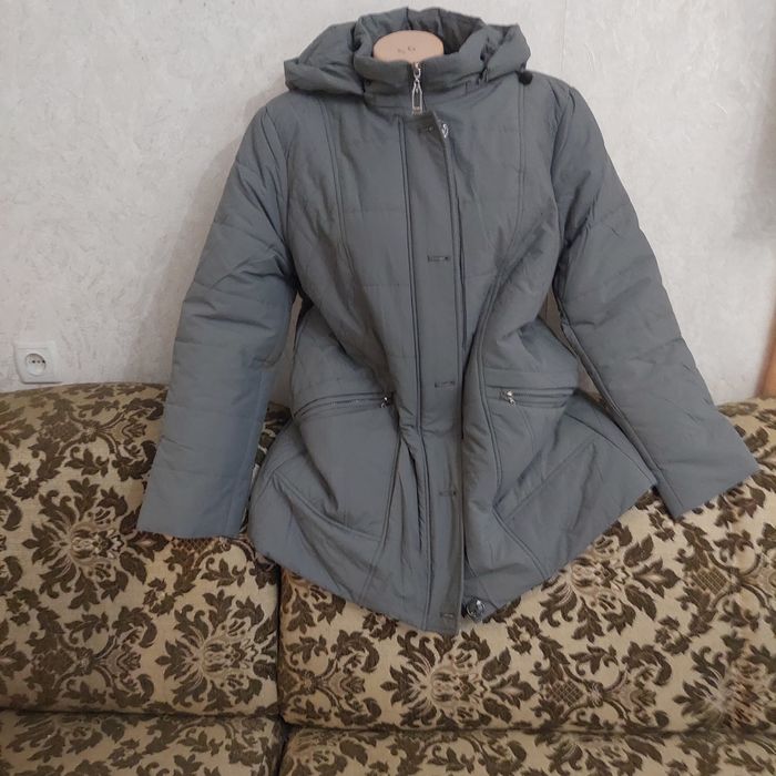 Куртки нові жіночі