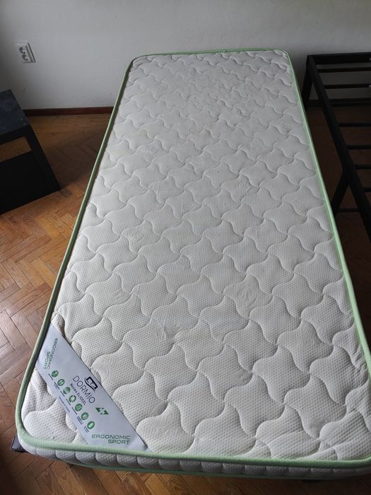 Cama Solteiro de ferro com colchão