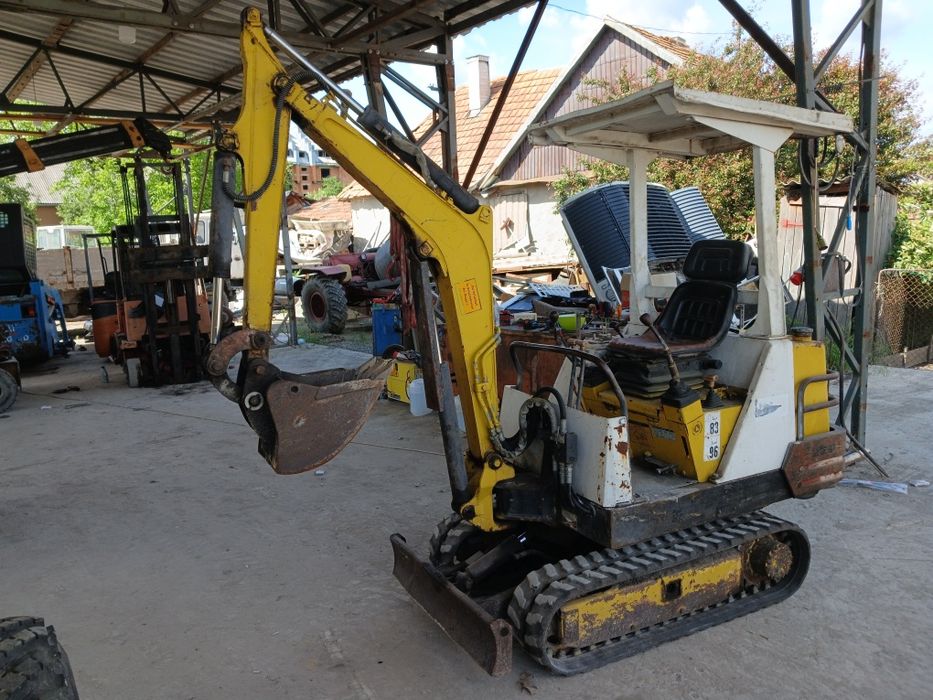 Міні екскаватор yanmar B 17