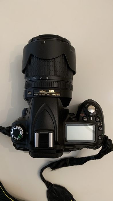 Nikon D90 дзеркальна фотокамера