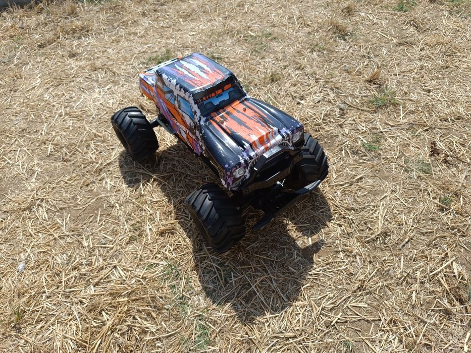 Vendo Carro Telecomandado SpeedWheels Beast Rider Truck 2.4 GHz