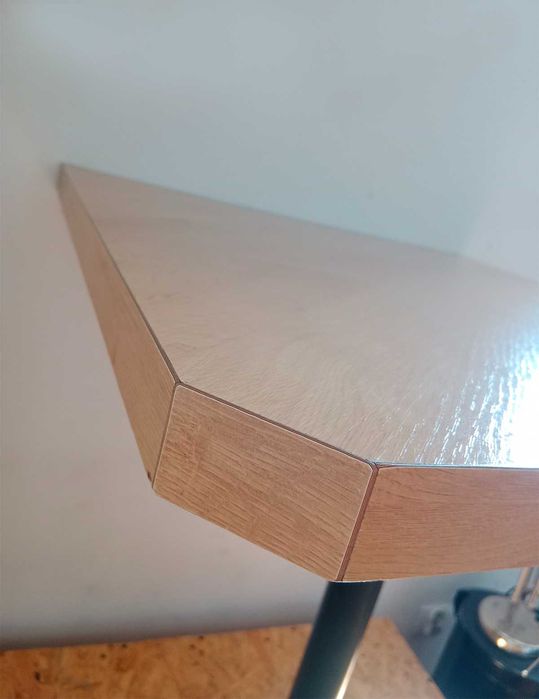 Solidny stolik na jednej nodze, kuchnia, balkon