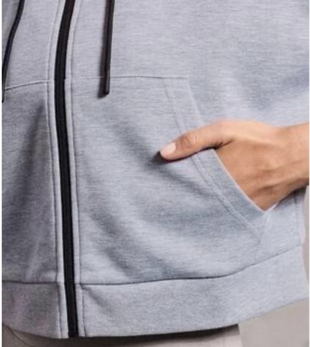 Світшот на замочку є три кольри