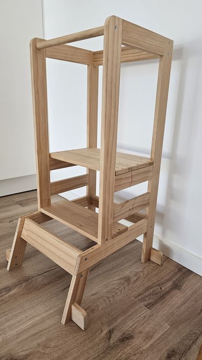 Banco Observatório Montessori em Pinho