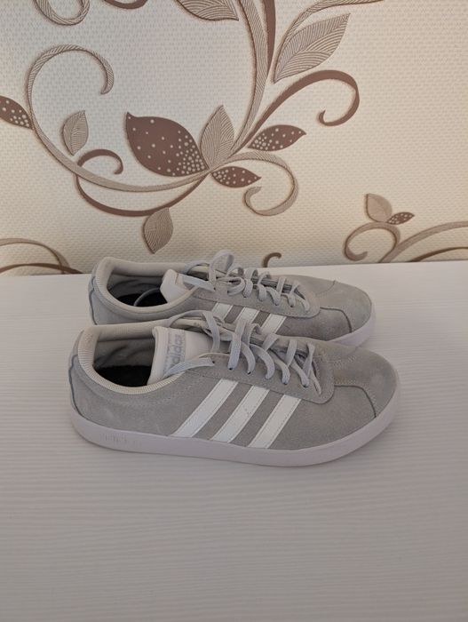 жіночі кеди adidas
