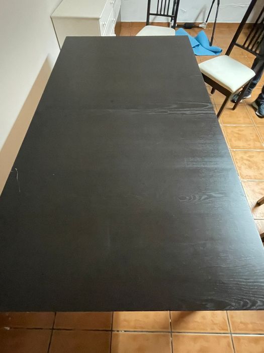 Mesa de jantar extensível com cadeiras