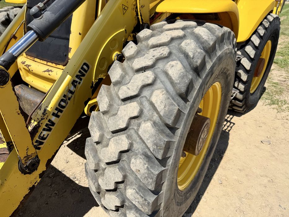 New holland b115 powershift koparko ładowarka