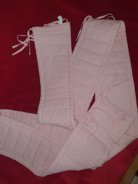 Бортик у дитяче ліжечко