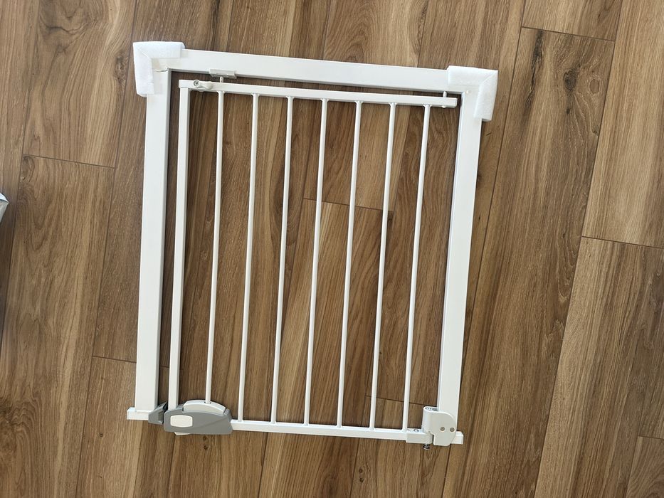 Bramka zabezpieczajaca rozporowa drzwi schody plotek barierka
