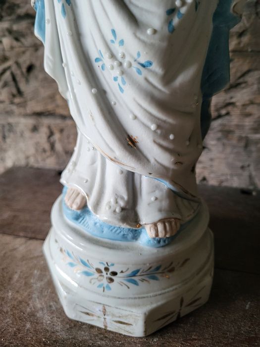 Piękna biskwitowa figurka Najświętsze Serce Pan Jezus