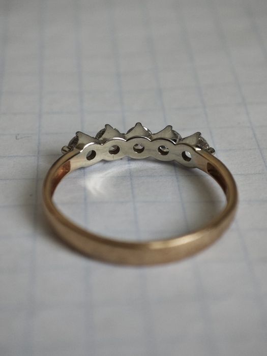 Золота каблучка, з діамантами 0.5 ct, 585 проба.