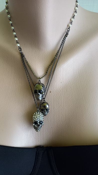 Колье с черепами