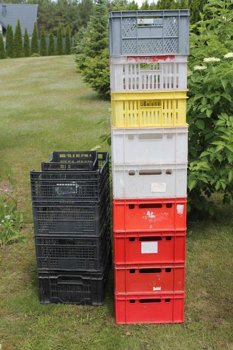 Pojemniki , skrzynki , opakowania mięsne plastikowe E2