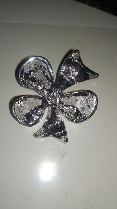 подарок брошка брошь камни цветок богато смотрится нарядно на свадьбу