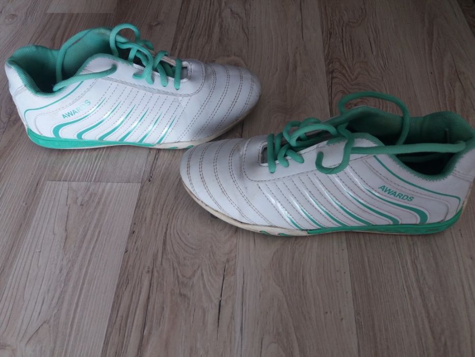 Buty sportowe r. 38