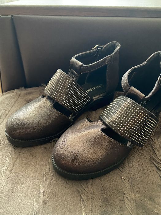 Взуття для дівчиники ( туфлі, сліпони, кеди). Розміри від 28-35