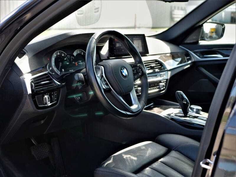 2019 BMW 5 Series 540i