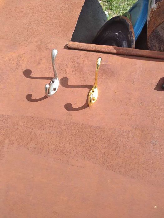 Вішалка для одежі